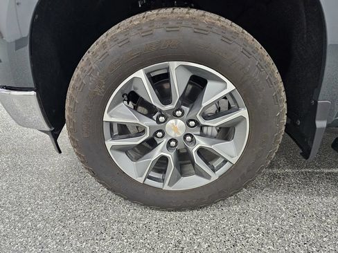 Used 2026 Chevrolet Silverado 1500 LT AWD/4WD image 13