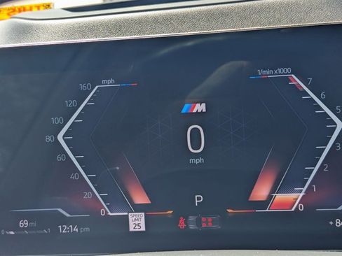 Certified 2024 BMW X7 xDrive40i w/ M Sport Package image 3