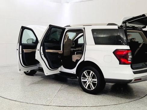 Used 2024 Ford Expedition Limited image 11