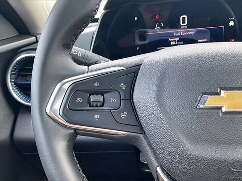 Used 2024 Chevrolet Trax LT w/ Sunroof Package image 12