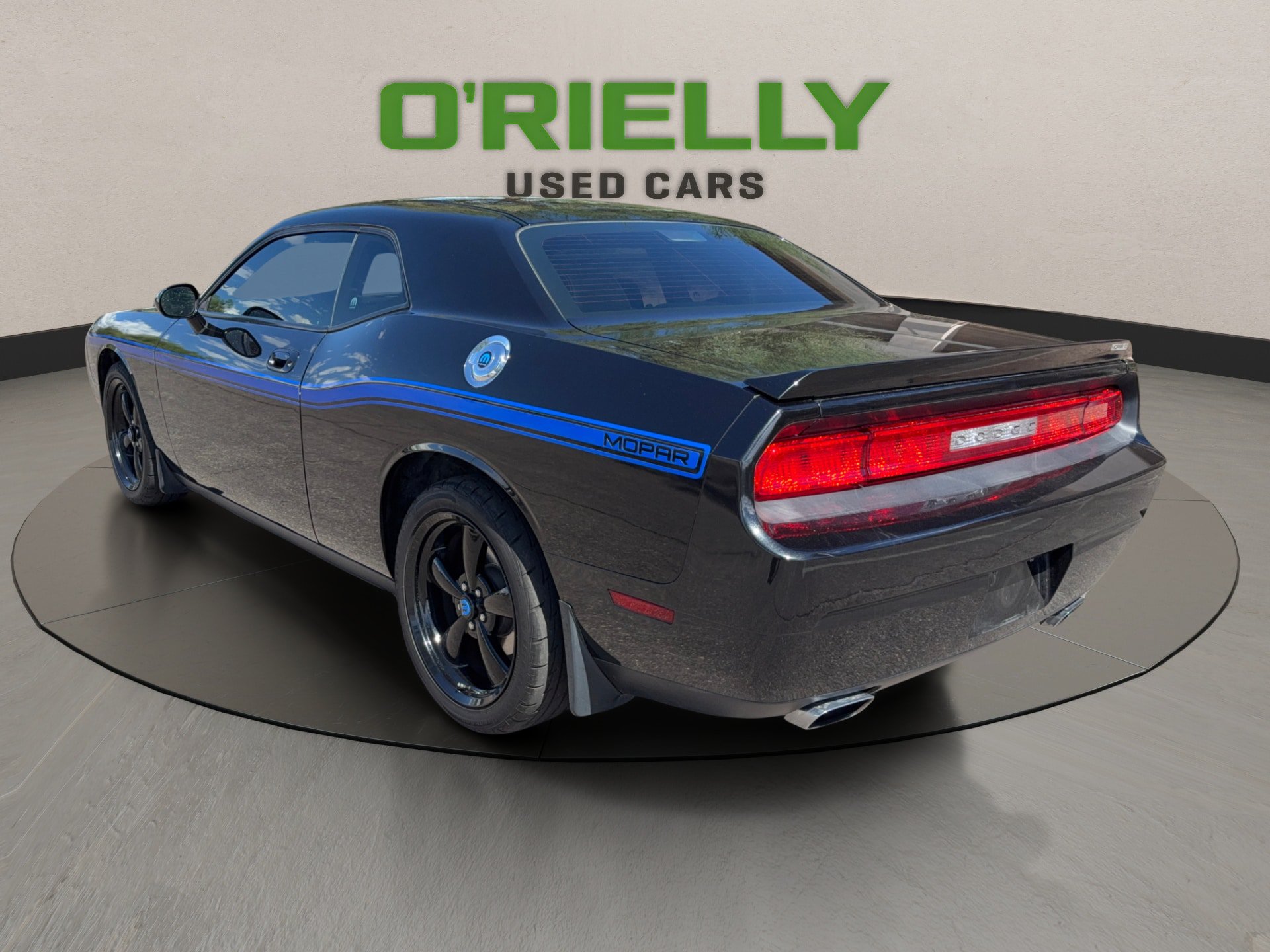 Used 2010 Dodge Challenger R/T w/ Mopar 10 Pkg RWD image 4