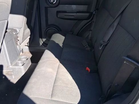 Used 2011 Dodge Nitro Heat image 6