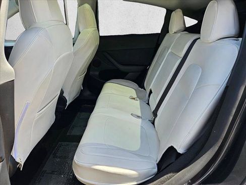 Used 2024 Tesla Model Y 2WD image 25