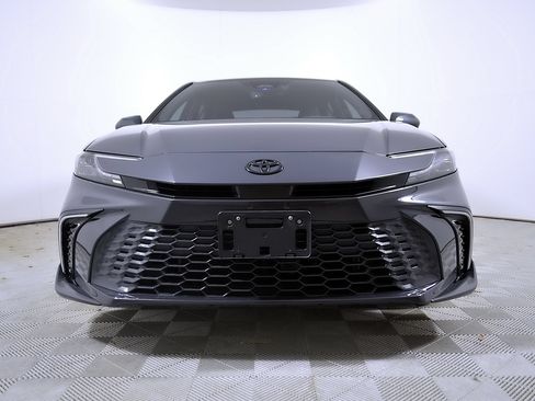 Used 2025 Toyota Camry XSE FWD image 6