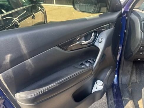 Used 2018 Nissan Rogue S AWD/4WD image 13