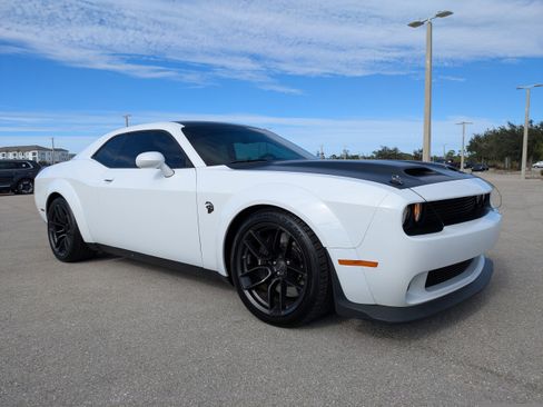Used 2023 Dodge Challenger SRT Hellcat image 2