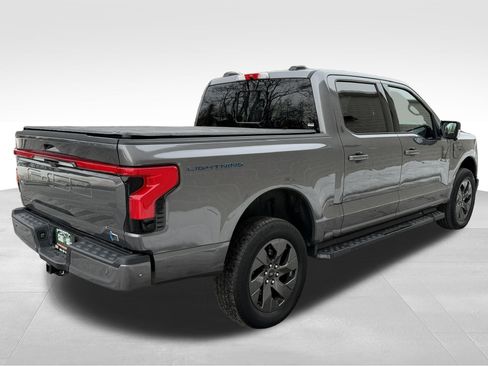 Used 2022 Ford F150 Lightning Lariat image 6