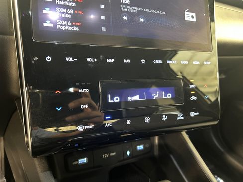 Used 2024 Hyundai Santa Cruz SEL w/ Activity Package FWD image 16