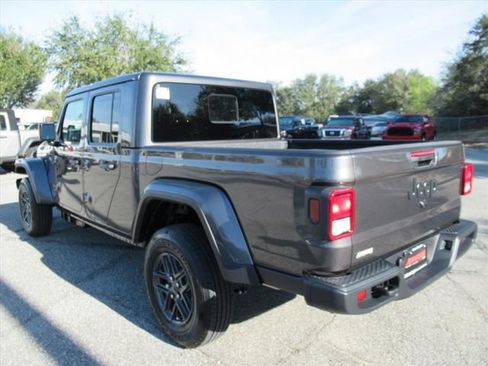 New 2026 Jeep Gladiator Sport image 5