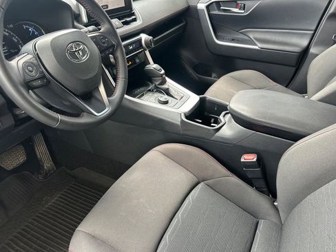 Used 2025 Toyota RAV4 SE AWD/4WD image 10