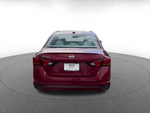 Used 2025 Nissan Altima 2.5 SV FWD image 12