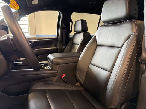 Used 2025 Chevrolet Suburban Z71 AWD/4WD image 22