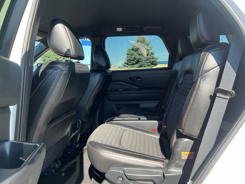Used 2025 Nissan Pathfinder Rock Creek AWD/4WD image 37