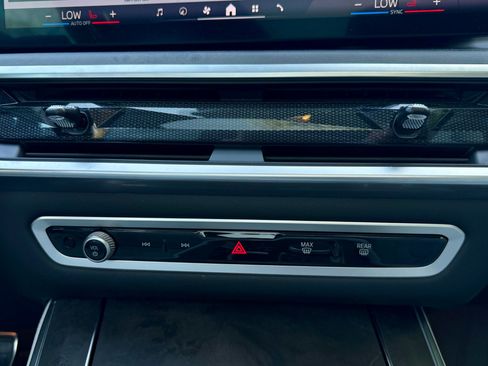 Used 2025 BMW X5 xDrive40i w/ M Sport Package image 60