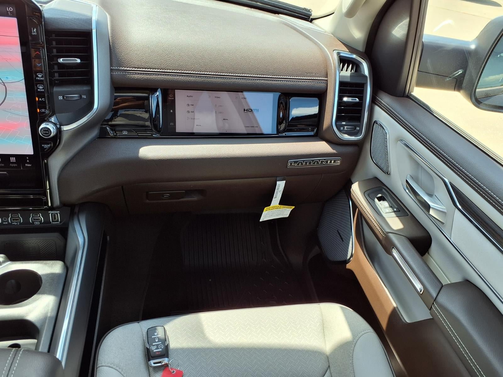 Used 2025 RAM 1500 Laramie AWD/4WD image 3