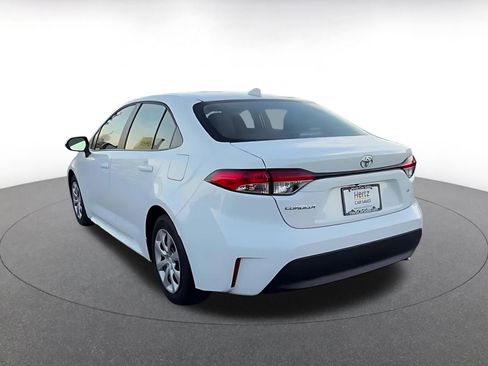 Used 2025 Toyota Corolla LE image 11