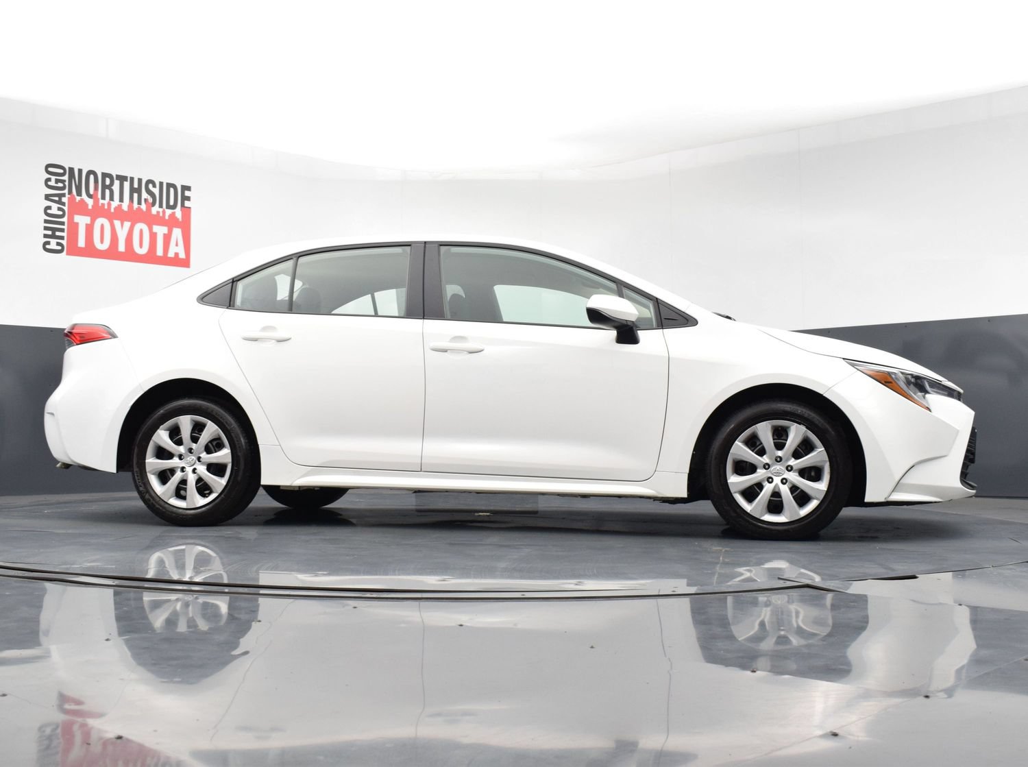 Used 2025 Toyota Corolla LE FWD image 27