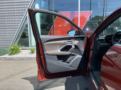 New 2025 Audi Q5 Premium Plus AWD/4WD image 8