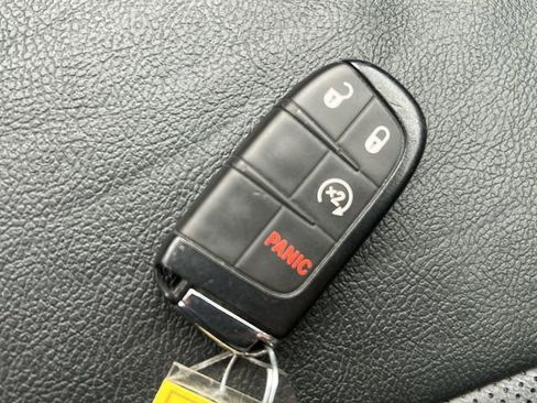 Used 2022 Jeep Compass Limited w/ Sun and Sound Group image 26