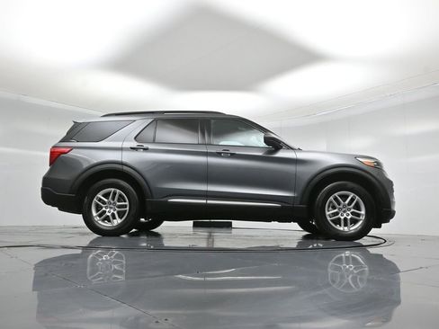 Certified 2022 Ford Explorer XLT w/ Class IV Trailer Tow Package image 49