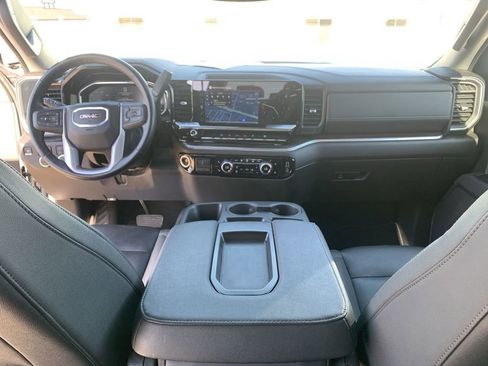 Certified 2025 GMC Sierra 1500 SLT RWD image 18