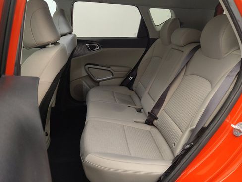 Used 2022 Kia Soul EX image 18