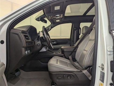 Used 2021 GMC Yukon SLT w/ SLT Premium Package image 6