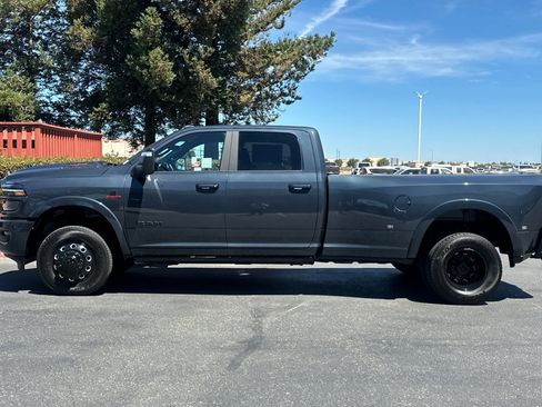 New 2025 RAM 3500 Limited image 7