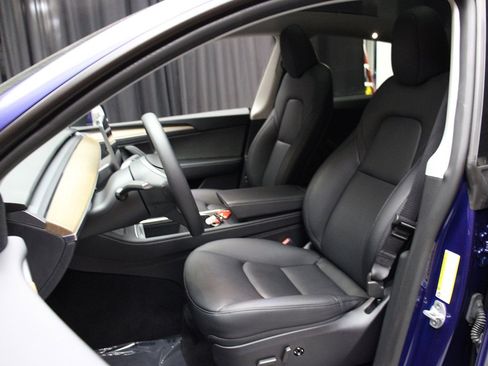 Used 2024 Tesla Model Y Performance image 47