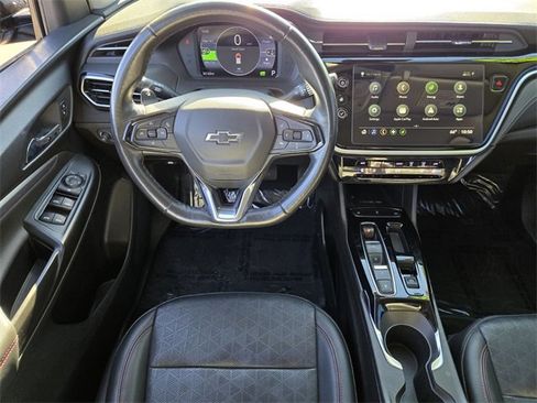 Used 2023 Chevrolet Bolt EUV LT w/ Convenience Package image 12