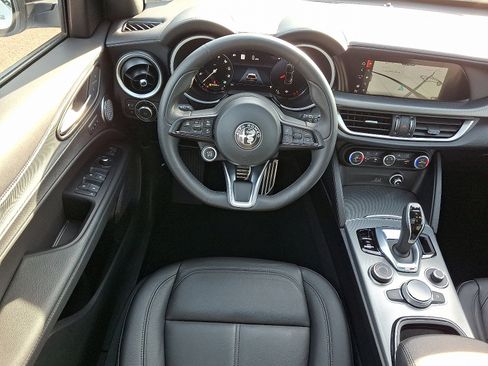 Used 2024 Alfa Romeo Stelvio Ti image 11