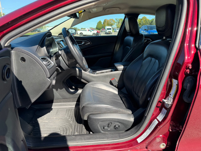 Used 2016 Chrysler 200 Limited Platinum FWD image 9