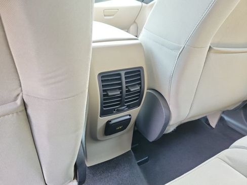 Used 2017 Ford Escape SE w/ Equipment Group 201A FWD image 14