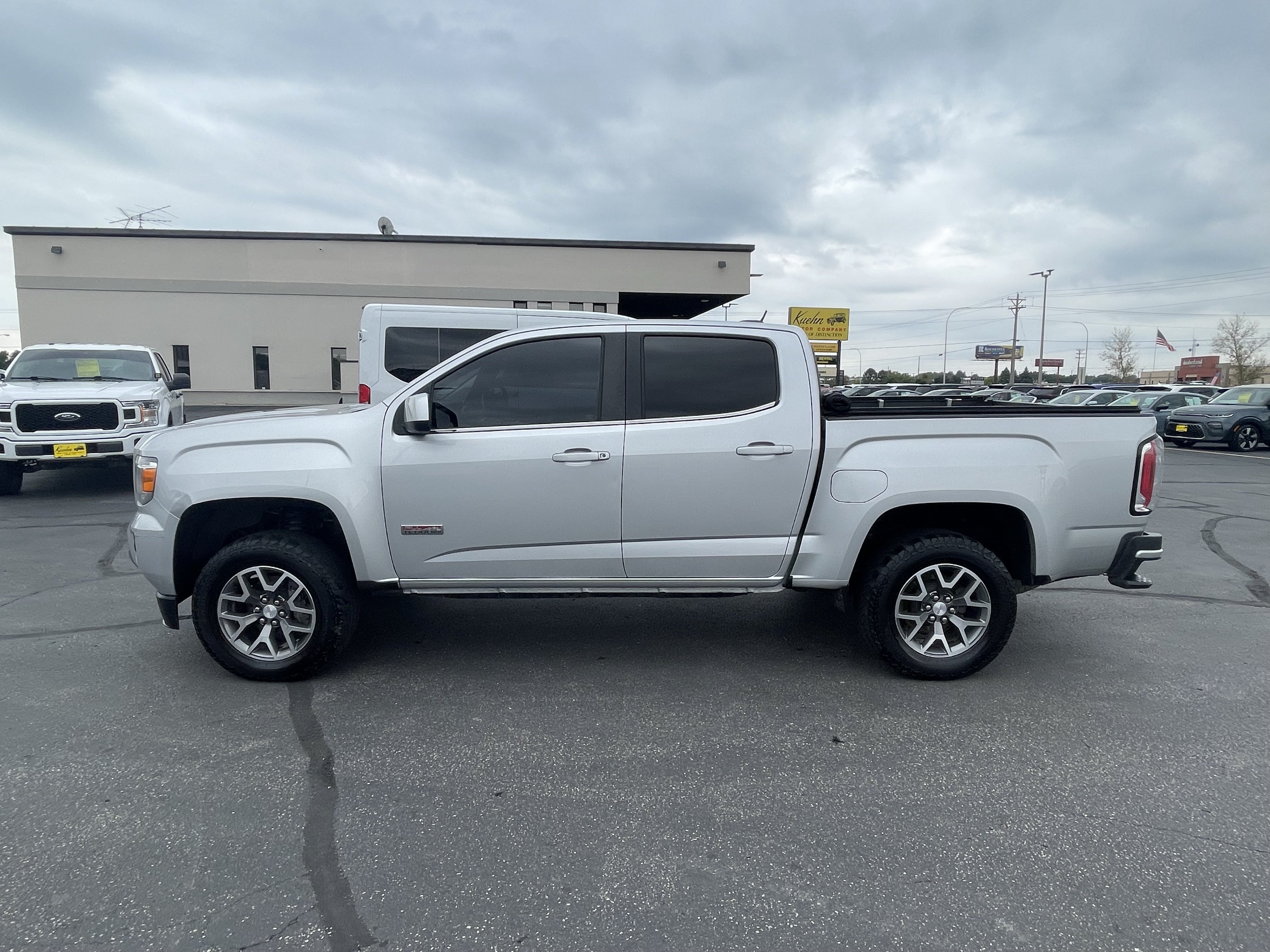 Used 2017 GMC Canyon SLE w/ All Terrain Package AWD/4WD image 5