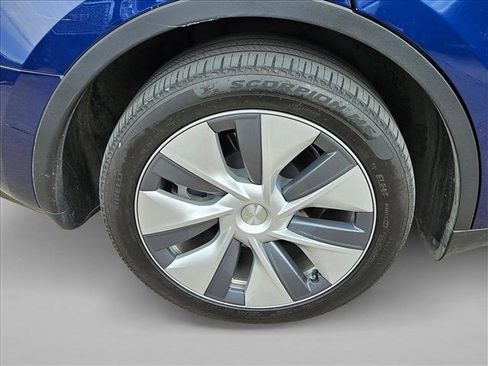 Used 2023 Tesla Model Y Long Range image 25