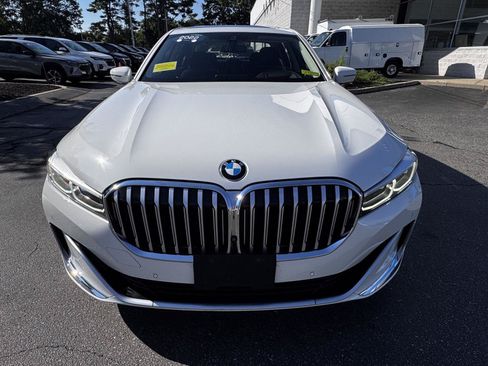 Used 2022 BMW 750i xDrive w/ Executive Package AWD/4WD image 2
