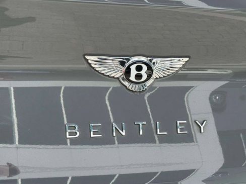 Certified 2022 Bentley Bentayga image 13