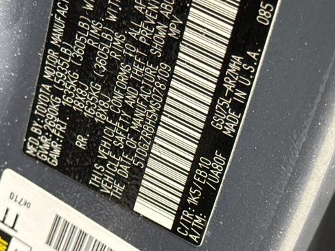 Used 2021 Toyota Highlander XLE image 29