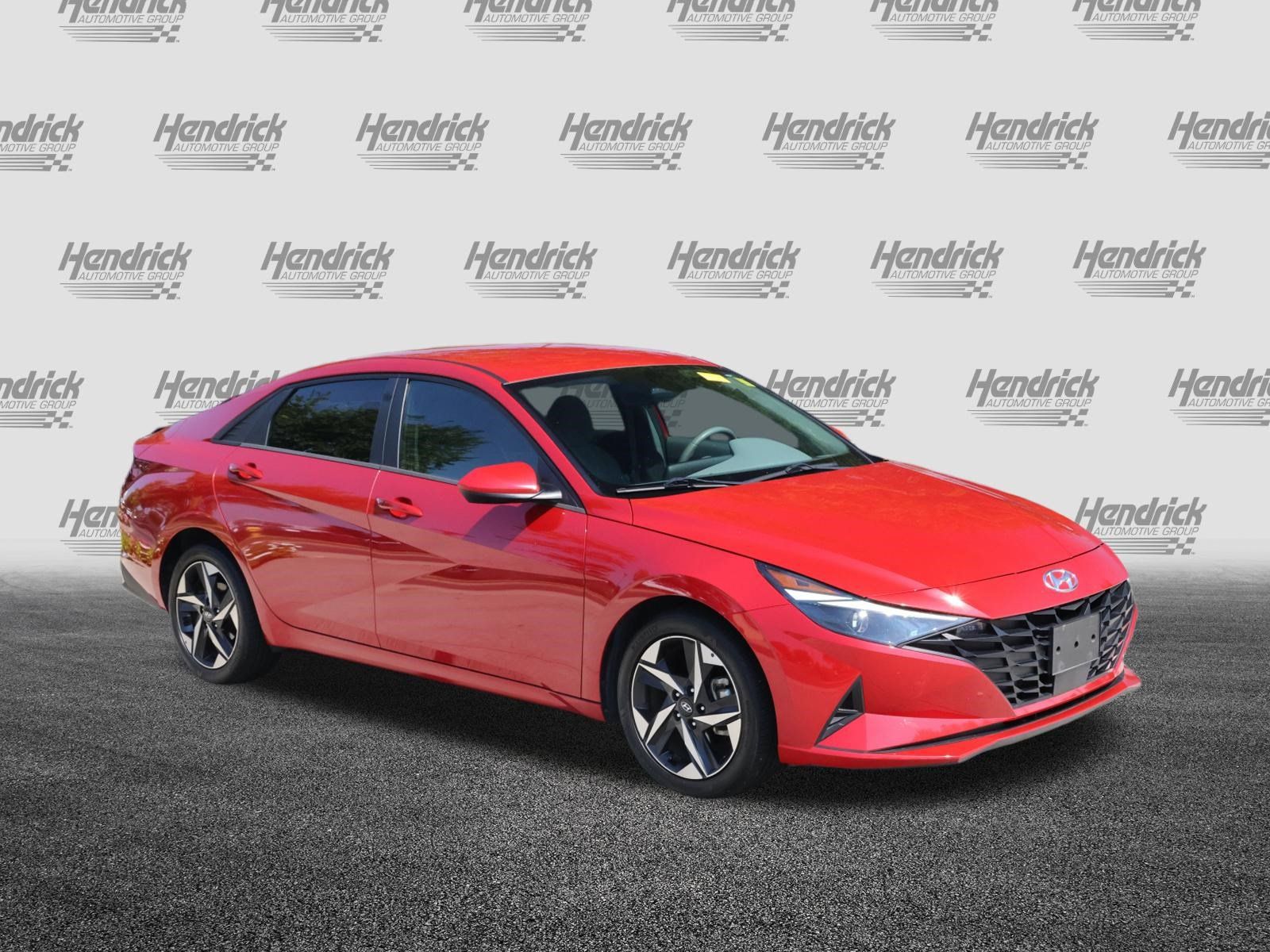 Used 2023 Hyundai Elantra SEL w/ Convenience Package FWD image 2