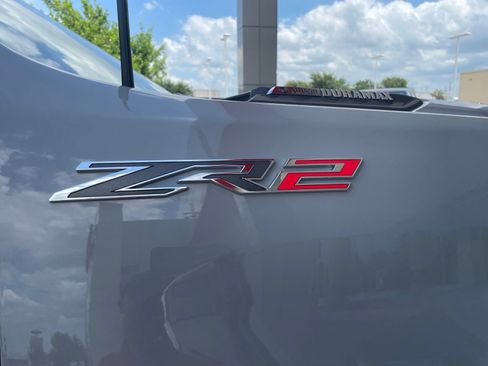 Used 2024 Chevrolet Silverado 2500 ZR2 w/ Technology Package AWD/4WD image 8