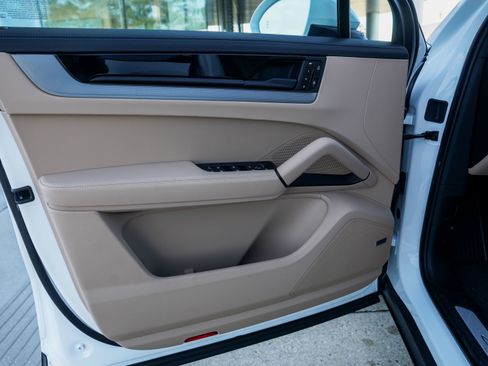 New 2026 Porsche Cayenne image 16