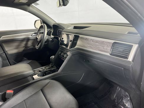Used 2022 Volkswagen Atlas Cross Sport SE image 27