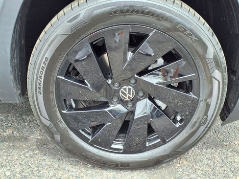 New 2026 Volkswagen Atlas SE image 8