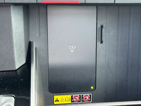 Used 2025 Toyota Tundra Platinum image 37