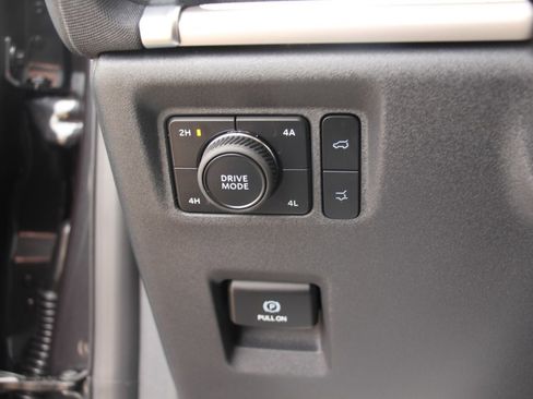 New 2025 Ford Expedition Active image 36