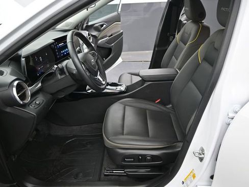 Used 2025 Chevrolet Trax ACTIV w/ Driver Confidence Package FWD image 12
