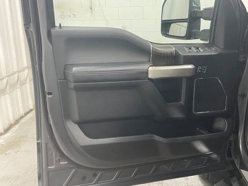 Used 2021 Ford F250 Lariat w/ Chrome Package image 32