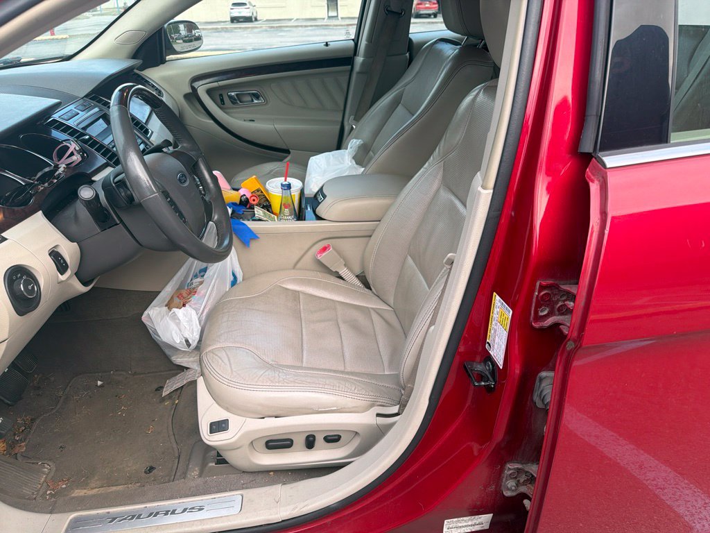 Used 2010 Ford Taurus Limited FWD image 18