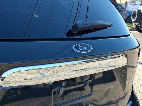 Certified 2023 Ford Explorer XLT w/ Equipment Group 202A AWD/4WD image 29