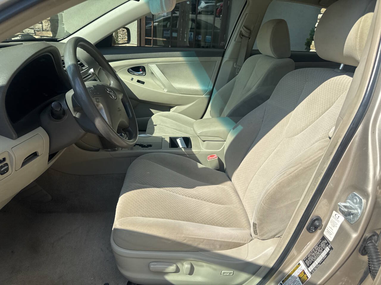 Used 2009 Toyota Camry LE FWD image 9